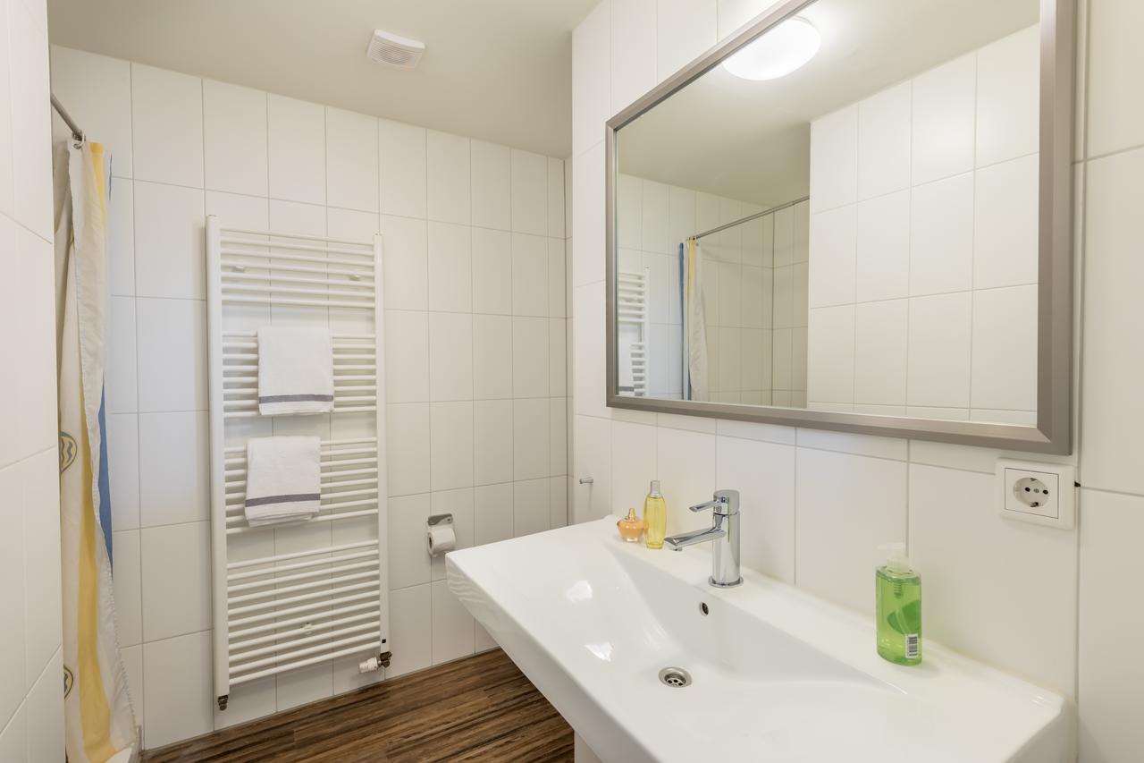 Roompot Klein Vink Арсен Номер фото